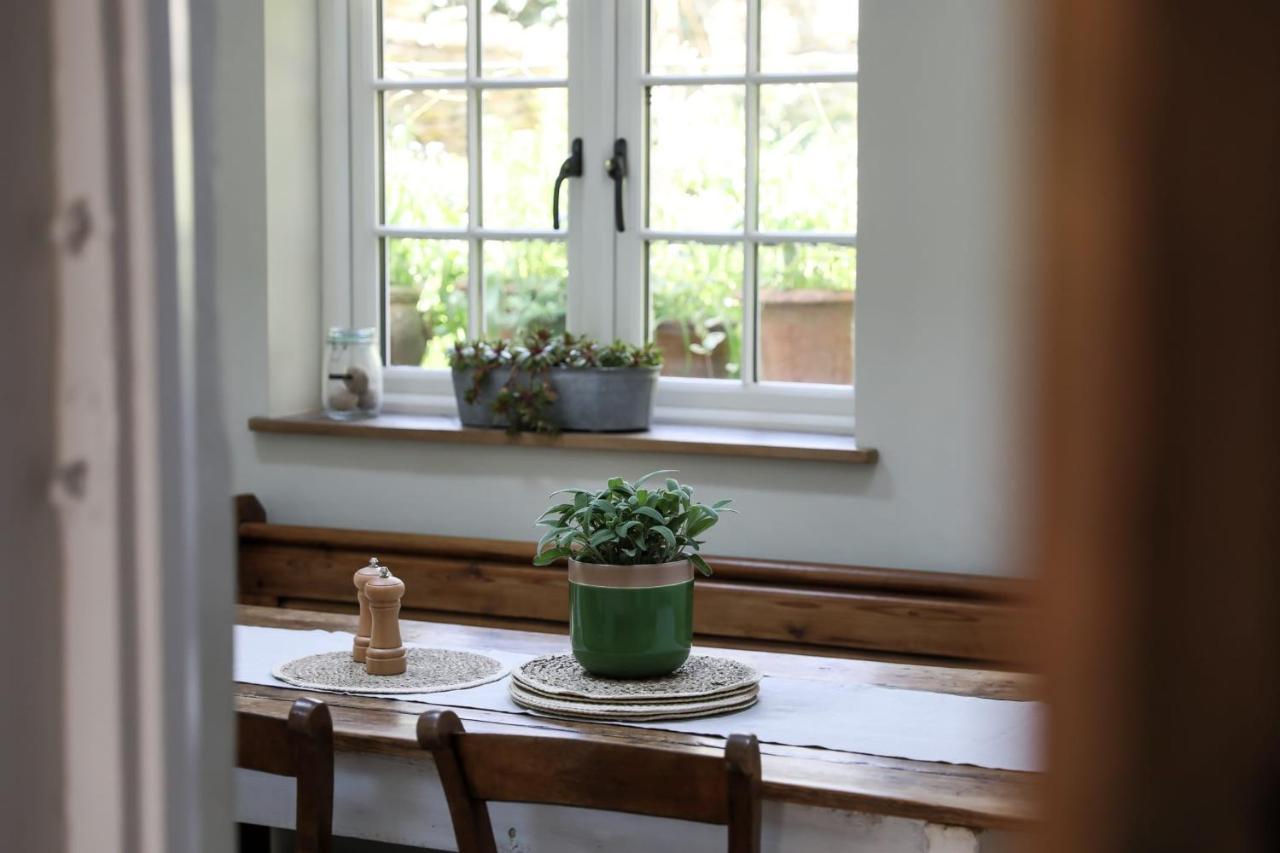 Coombers Mead Cottage تيتبري المظهر الخارجي الصورة
